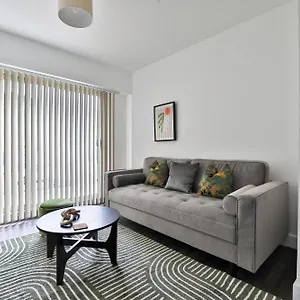Amber Vista 2 Bedroom Apartments- Supermarket, Coffee Shop, Restaurants & Parking Below Apartment Cardiff